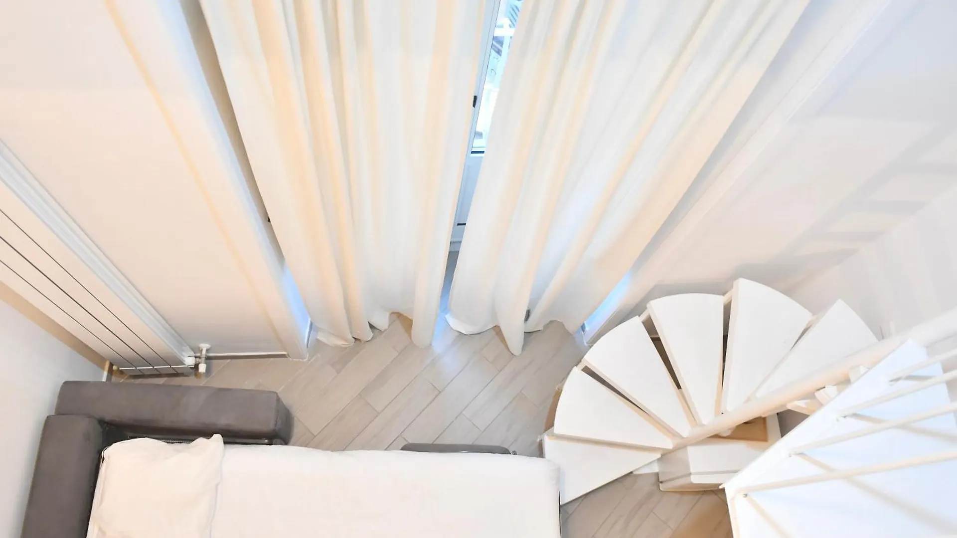 Chiaia 100 Rooms Napoli Italia